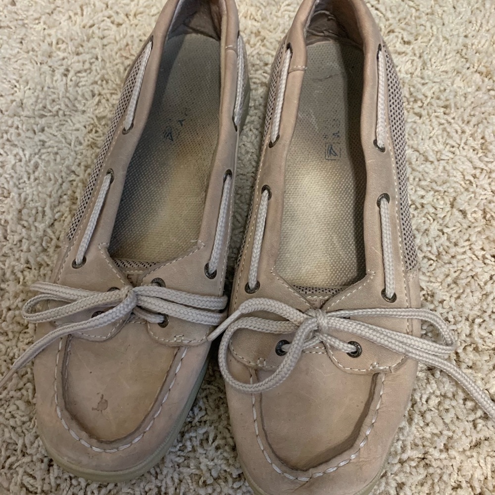 Women’s boat sperrys!